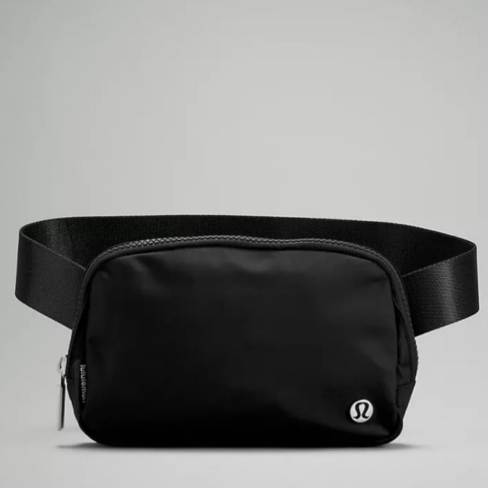 Lululemon everywhere belt bag